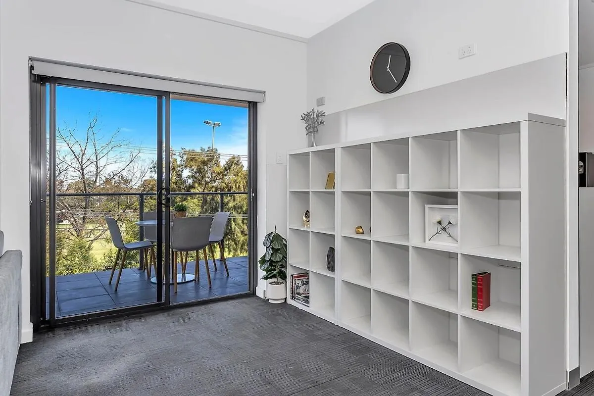 Apartment Stylish Suite With Spacious Balcony & Scenic Views - Prospect Australia